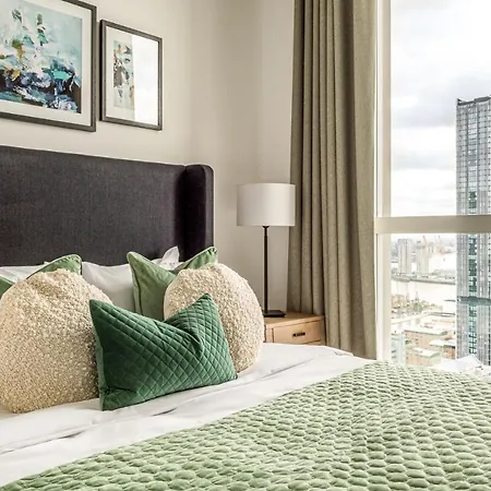 Urban Rest Canary Wharf Apartments Londra Esterno foto