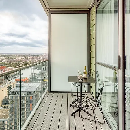 Urban Rest Canary Wharf Apartments Londra Esterno foto