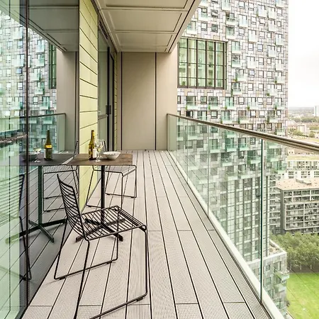 Urban Rest Canary Wharf Apartments Londra Esterno foto