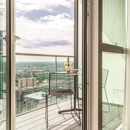 Urban Rest Canary Wharf Apartments Londra Esterno foto